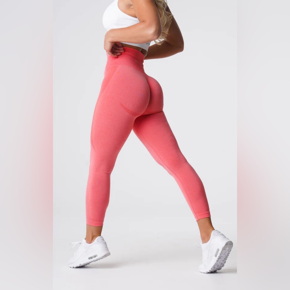 NWT NVGTN Coral Contour Seamless Legging